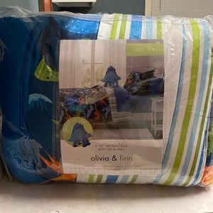 Brand new twin comforter set